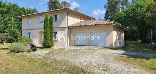 Luxury home in Le Barp, Gironde