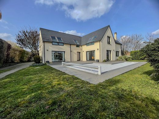 Luxury home in Vernon, Eure