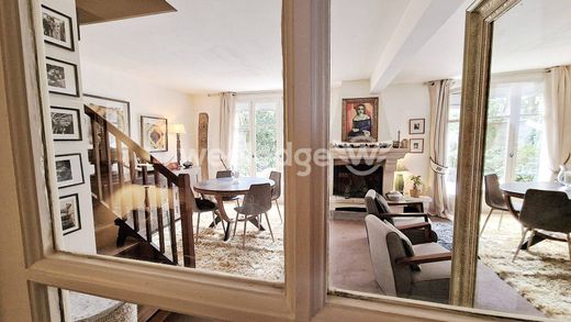 Luxury home in Voisins-le-Bretonneux, Yvelines