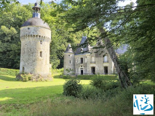 Schloss / Burg in Mortagne-au-Perche, Orne