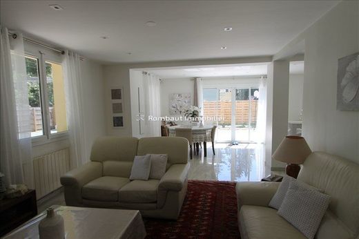 Luxury home in Louveciennes, Yvelines