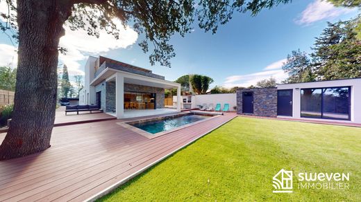 Luxury home in Le Soler, Pyrénées-Orientales