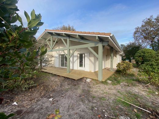 Casa di lusso a Arès, Gironda