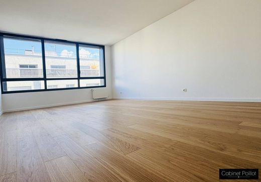 Apartment / Etagenwohnung in Belleville, Père-Lachaise, Ménilmontant, Paris