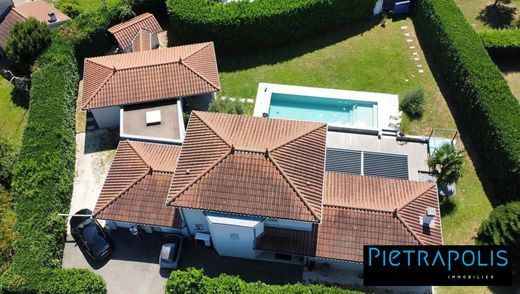 Luxury home in La Tour-de-Salvagny, Rhône