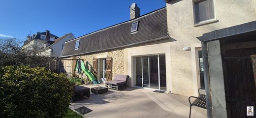 Maison de luxe à Clermont, Oise