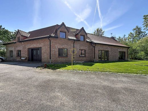 Luxury home in Willems, North