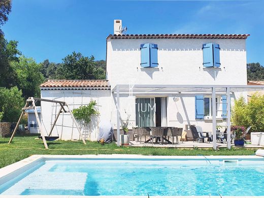 Casa di lusso a Gréoux-les-Bains, Alpi dell'Alta Provenza