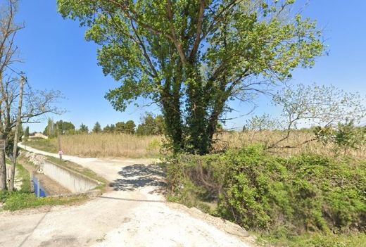 Land in Morières-lès-Avignon, Vaucluse