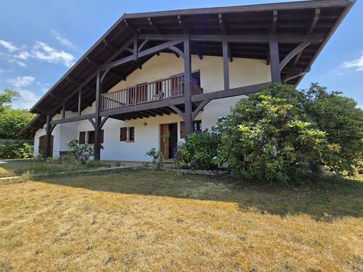 Luxury home in Léon, Landes
