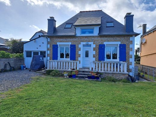 Luxury home in Trévou-Tréguignec, Côtes-d'Armor