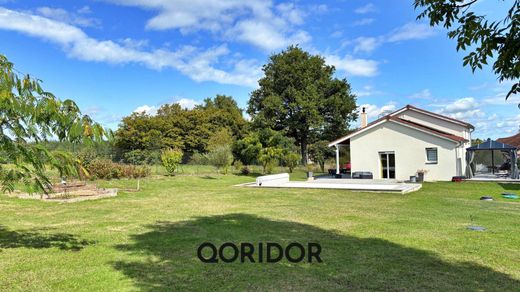 豪宅  Diémoz, Isère