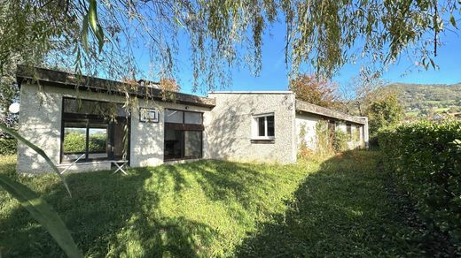 Luxe woning in Brié-et-Angonnes, Isère