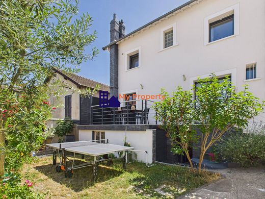 Luxus-Haus in Houilles, Yvelines