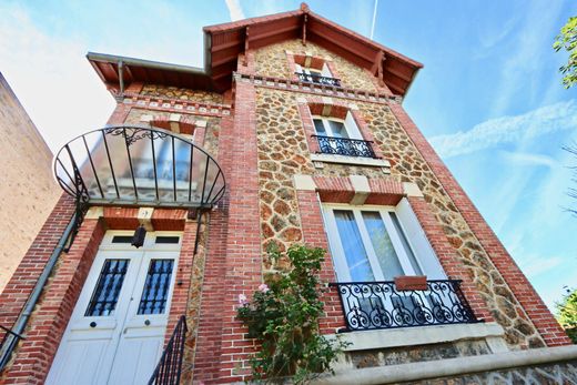 Luxury home for rent in Nanterre
