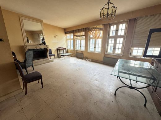 Apartment / Etagenwohnung in Lille, Nord