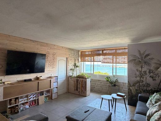 Apartment / Etagenwohnung in Faa'a, Îles du Vent