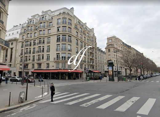Residential complexes in Champs-Elysées, Madeleine, Triangle d’or, Paris