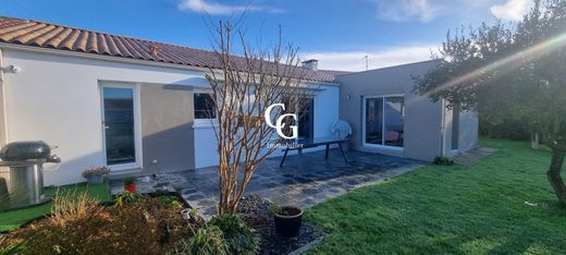 Luxus-Haus in Bouaye, Loire-Atlantique