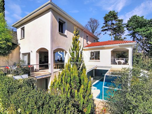 Maison de luxe à Saint-Cyr-au-Mont-d'Or, Rhône