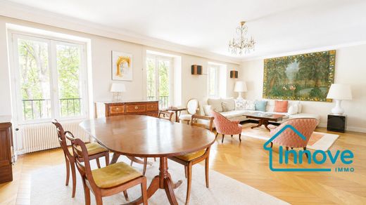 Apartment in Versailles, Yvelines