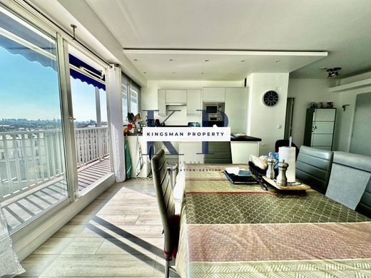 Apartment in Canal Saint Martin, Château d’Eau, Porte Saint-Denis, Paris