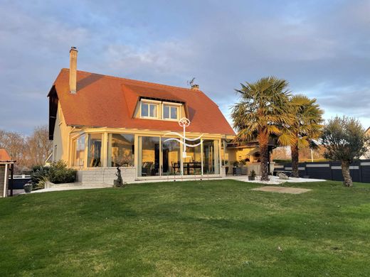 Luxus-Haus in Colomby, Manche