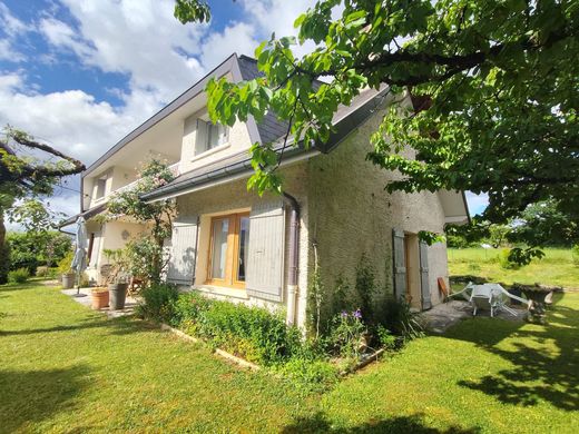 Casa di lusso a Sales, Alta Savoia