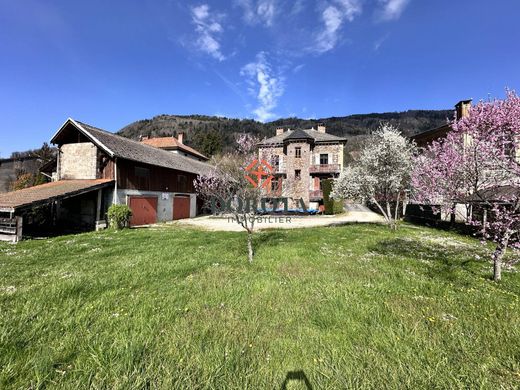 Casa di lusso a Saint-Pierre d'Allevard, Isère