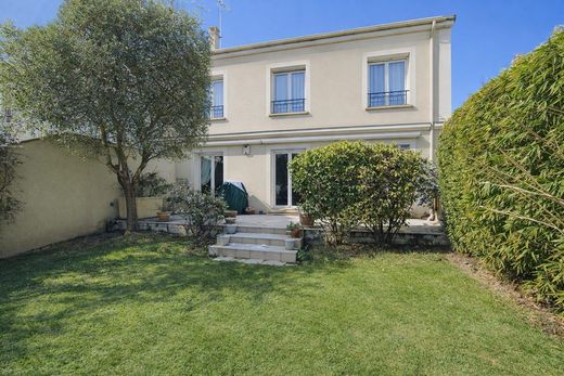 Maisons-Alfort, Val-de-Marneの高級住宅