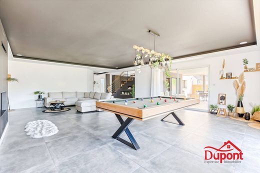 Luxury home in Chaumes-en-Brie, Seine-et-Marne