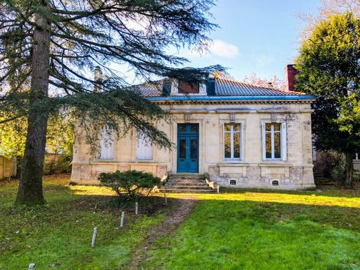 Luxury home in Saint-Médard-en-Jalles, Gironde