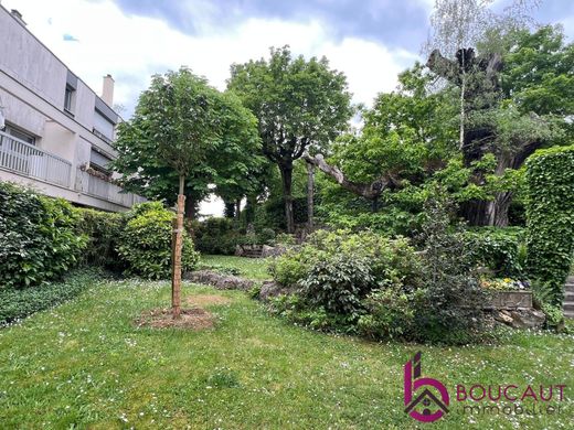 Apartamento - Le Plessis-Robinson, Hauts-de-Seine