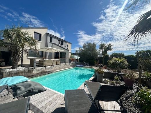 Luxus-Haus in Plérin, Côtes-d'Armor