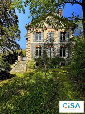 Luksusowy dom w Verneuil-en-Halatte, Oise