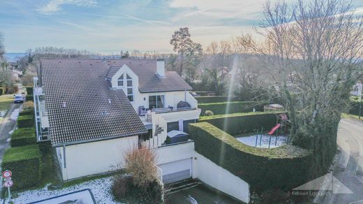 Apartment in Prévessin-Moëns, Ain