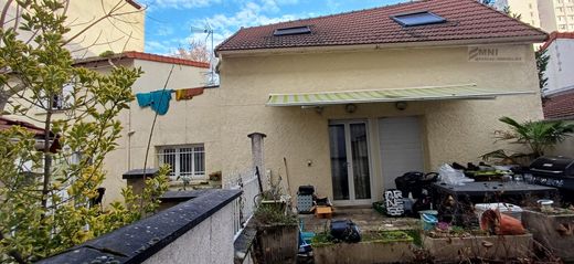 Residential complexes in Choisy-le-Roi, Val-de-Marne