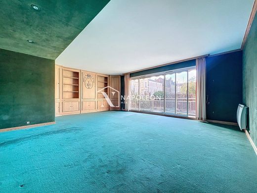 Apartment / Etagenwohnung in Lille, Nord