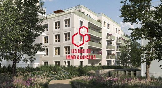 Apartment / Etagenwohnung in Châtenay-Malabry, Hauts-de-Seine