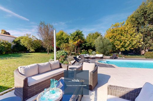 Casa di lusso a Lagord, Charente-Maritime