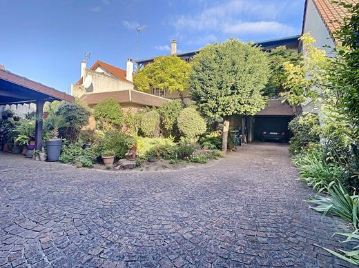 ‏בתי יוקרה ב  Maisons-Alfort, Val-de-Marne