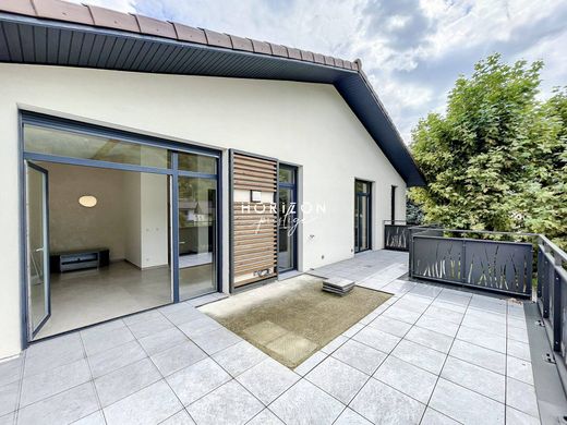 Apartment in Brignais, Rhône