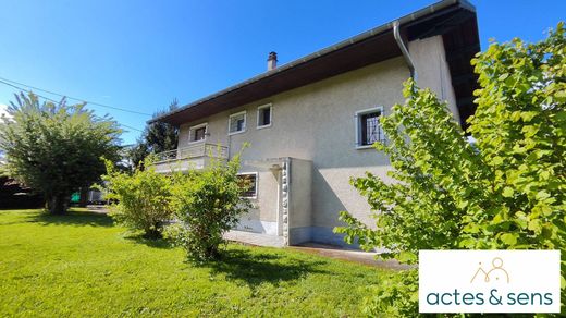 Maison de luxe à Brison-Saint-Innocent, Savoie