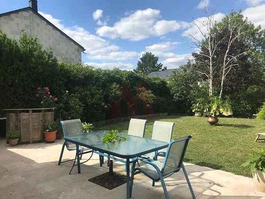 Maison de luxe à Rueil-Malmaison, Hauts-de-Seine