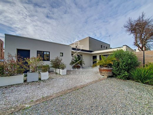 Luxury home in Lorient, Morbihan