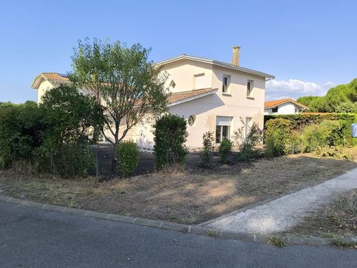 Gujan-Mestras, Girondeの高級住宅