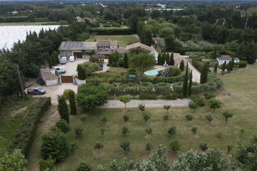 Luxury home in Eyragues, Bouches-du-Rhône