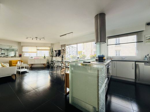 Apartment / Etagenwohnung in Saint-Maurice, Val-de-Marne