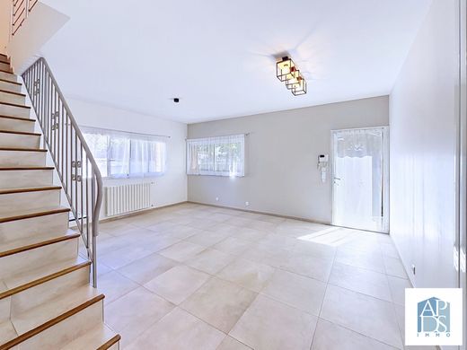 Luxury home in Saint-Maur-des-Fossés, Val-de-Marne