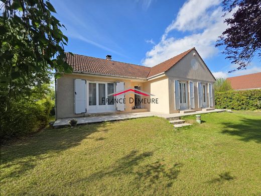 Luxury home in Saint-Prix, Val d'Oise